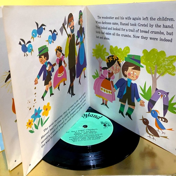 WALT DISNEY VTG 1967 HANSEL AND GRETEL DISNEYLAND VINYL 45 RECORD & 24p BOOK  7” - Picture 9 of 16